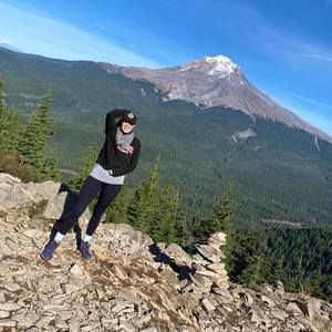 Meet your Posher, Stefanie